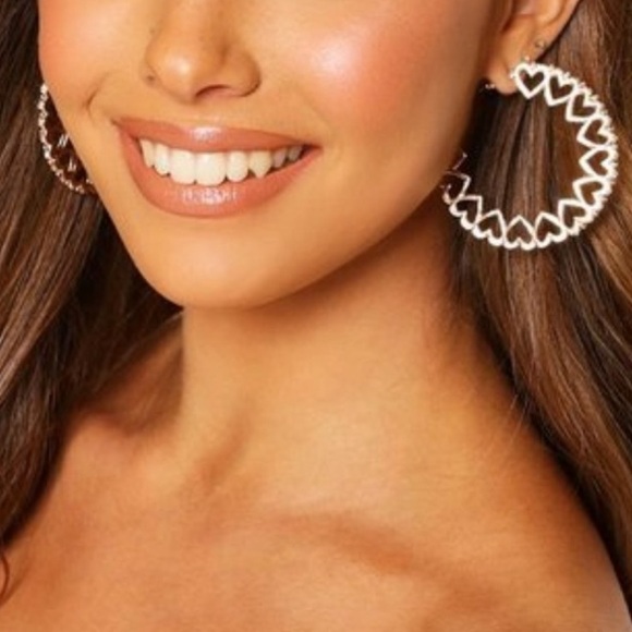 New Helena Of Full Hearts Unique Gold Hoop Earrings - Picture 4 of 14